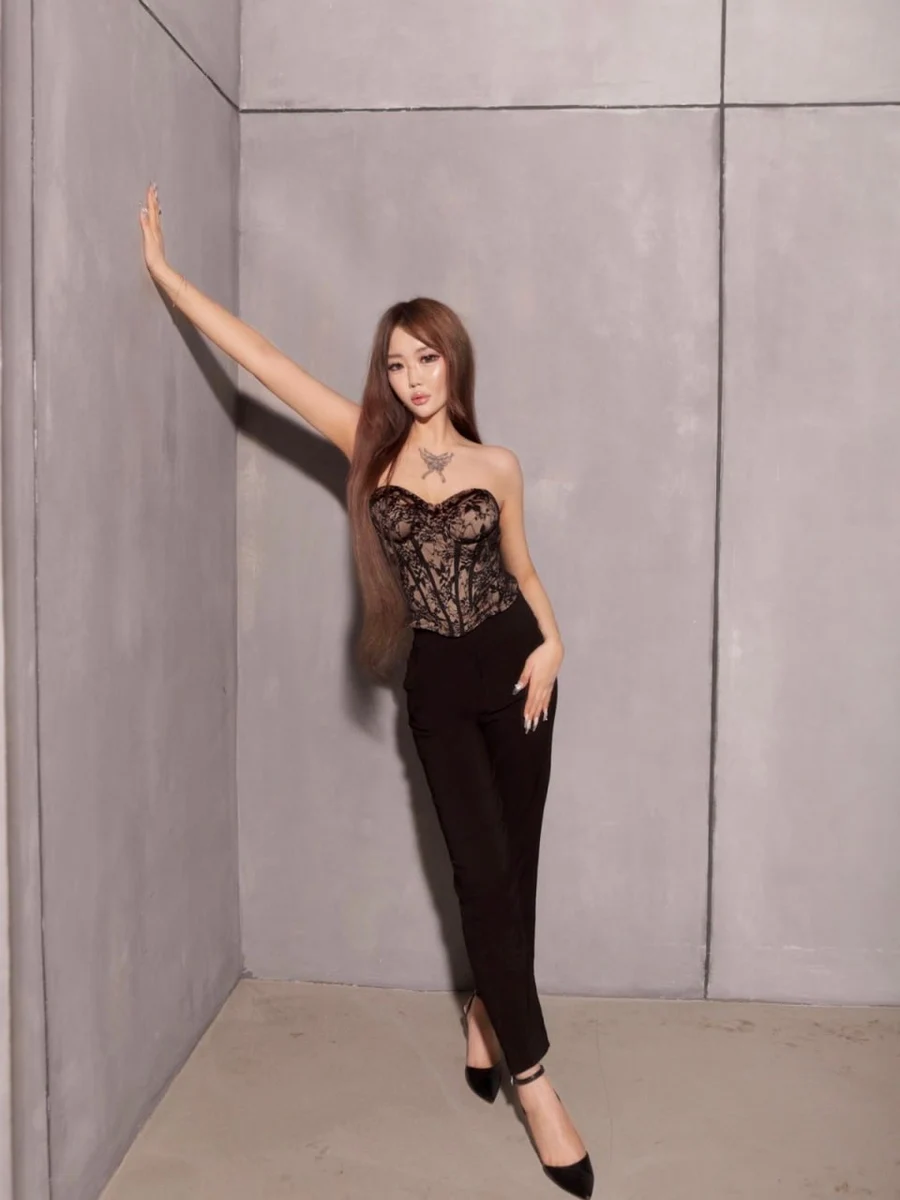 Angela profile in Hong Kong