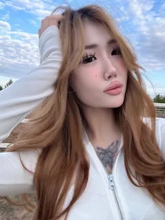 Angela profile in Hong Kong